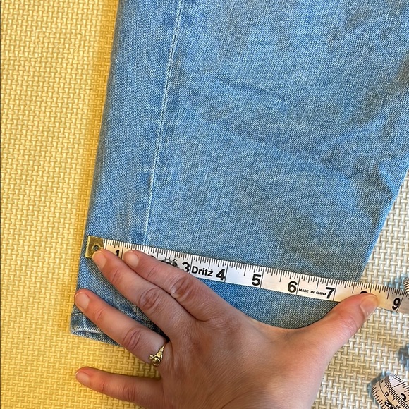 Tommy Jeans Blue- unisex “mom jeans/ boyfriend jeans” - Picture 4 of 15